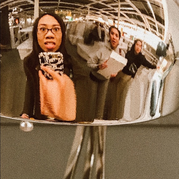 Meet Your Posher - Picture 3 of 4